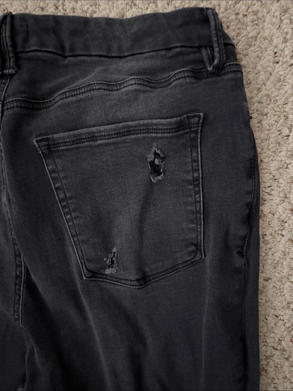 Good American Jeans with Subtle Distress   SIZE: 14-16 (fits everyone line) - Picture 4 of 4